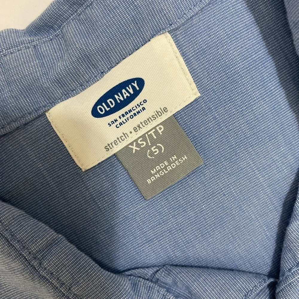 like new ⭐️OLD NAVY 👕BOY SHIRT XS/5